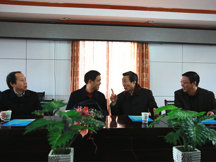 C:\Users\Administrator\Desktop\政協(xié)主席看望慰問鐘建平\W20A8641_副本2.jpg