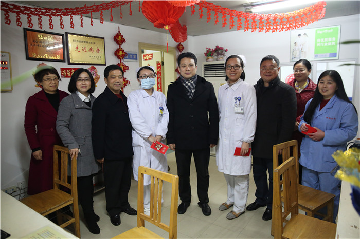 C:\Users\Administrator\Desktop\春節(jié)領(lǐng)導(dǎo)慰問\修改\W20A8975.jpg